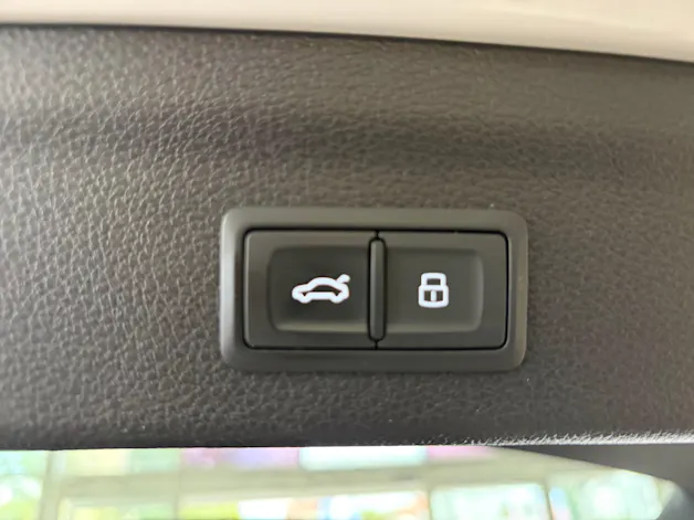 AUDI Q3 35 TFSI S line S-tronic | CH | Assistenzpaket | Matrix LED | S-LINE | Navi Plus & Phone Box | Technikpaket |