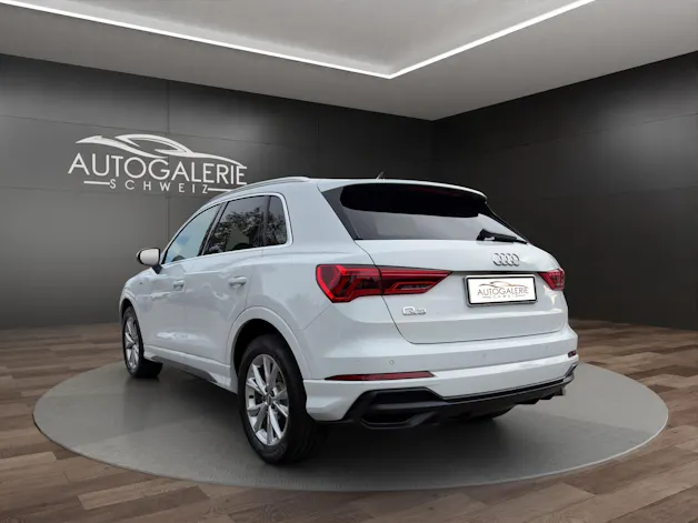 AUDI Q3 35 TFSI S line S-tronic | CH | Assistenzpaket | Matrix LED | S-LINE | Navi Plus & Phone Box | Technikpaket |