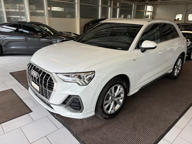 AUDI Q3 35 TFSI S line S-tronic | CH | Assistenzpaket | Matrix LED | S-LINE | Navi Plus & Phone Box | Technikpaket |