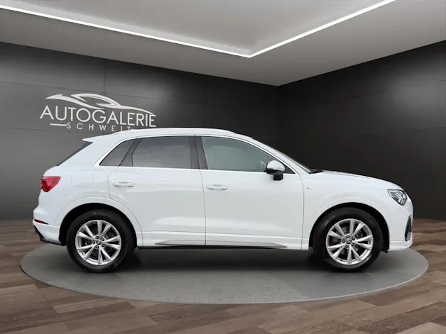 AUDI Q3 35 TFSI S line S-tronic | CH | Assistenzpaket | Matrix LED | S-LINE | Navi Plus & Phone Box | Technikpaket |