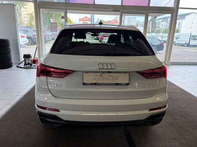 AUDI Q3 35 TFSI S line S-tronic | CH | Assistenzpaket | Matrix LED | S-LINE | Navi Plus & Phone Box | Technikpaket |