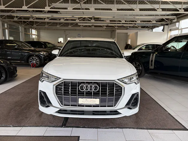 AUDI Q3 35 TFSI S line S-tronic | CH | Assistenzpaket | Matrix LED | S-LINE | Navi Plus & Phone Box | Technikpaket |