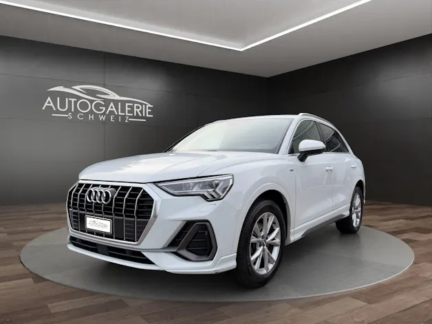 AUDI Q3 35 TFSI S line S-tronic | CH | Assistenzpaket | Matrix LED | S-LINE | Navi Plus & Phone Box | Technikpaket |