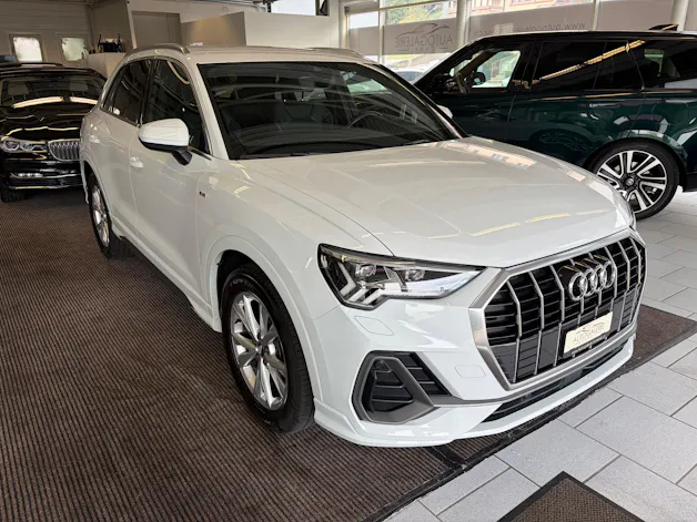 AUDI Q3 35 TFSI S line S-tronic | CH | Assistenzpaket | Matrix LED | S-LINE | Navi Plus & Phone Box | Technikpaket |