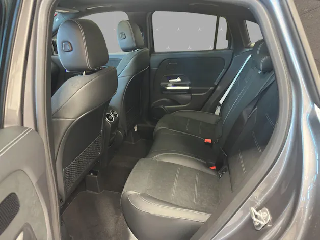 MERCEDES-BENZ GLA 220d 4Matic 8G-DCTSwiss Star