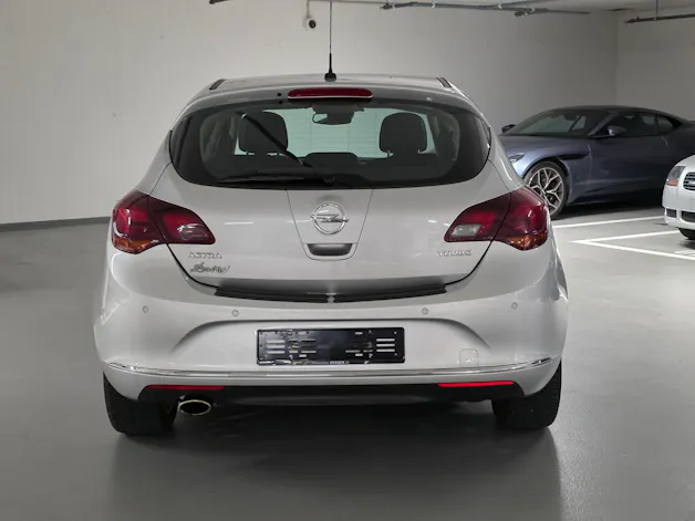 OPEL Astra 1.4i 16V Turbo Cosmo Automatic