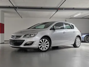 OPEL Astra 1.4i 16V Turbo Cosmo Automatic