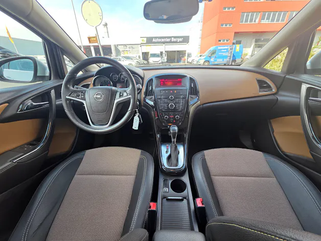 OPEL Astra 1.4i 16V Turbo Cosmo Automatic