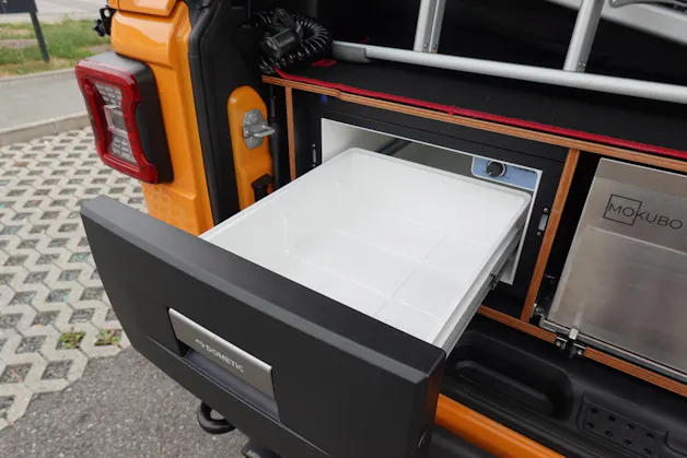 JEEP 2.0 Sahara - "Préparation complète Camping * CH Auto * Camera * Capteur avant/arrière * Intérieur Cuir"
