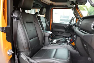 JEEP 2.0 Sahara - "Préparation complète Camping * CH Auto * Camera * Capteur avant/arrière * Intérieur Cuir"