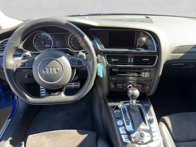 AUDI RS4 Avant 4.2 FSI quattro