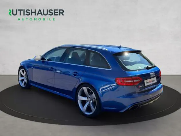 AUDI RS4 Avant 4.2 FSI quattro