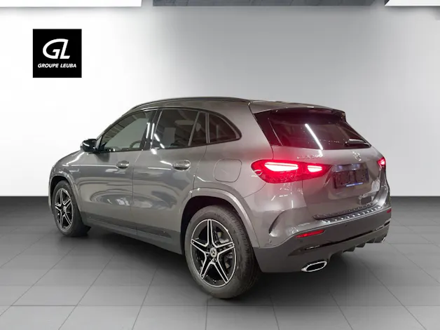 MERCEDES-BENZ GLA 200 Night Star 7G-DCT