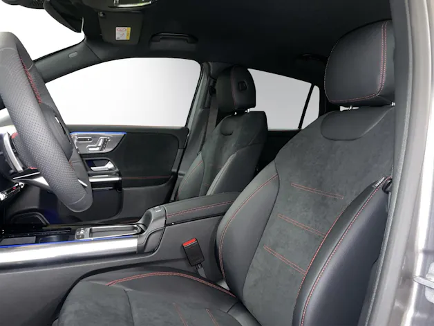 MERCEDES-BENZ GLA 200 Night Star 7G-DCT