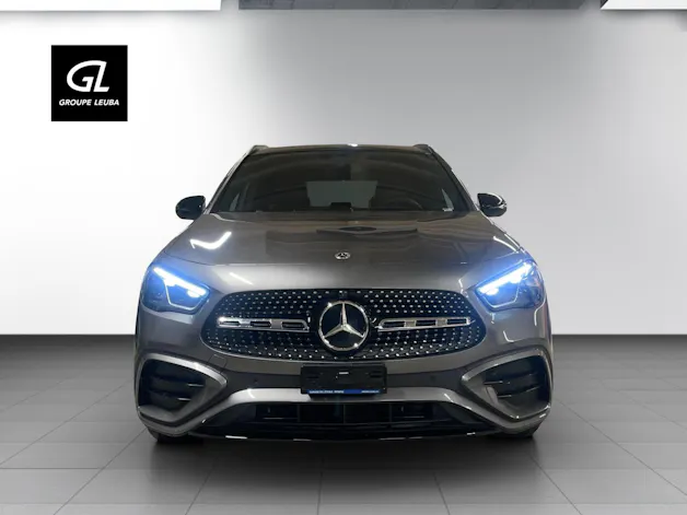 MERCEDES-BENZ GLA 200 Night Star 7G-DCT
