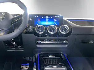 MERCEDES-BENZ GLA 200 Night Star 7G-DCT