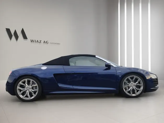 AUDI R8 Spyder 5.2 FSI V10 quattro S-Tronic