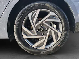 HYUNDAI i20 1.0 T-GDi Amplia