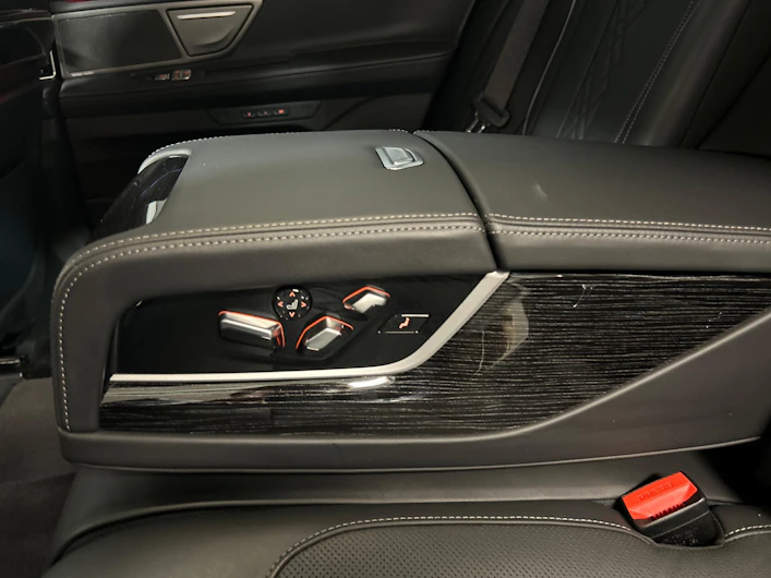 image du véhicule BMW 7 SERIES