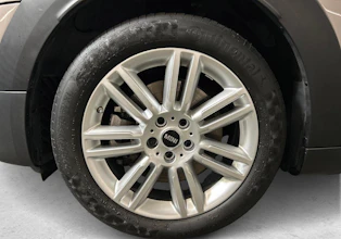https://vehicle.imgix.net/4500101/c19bc048-32b2-4e35-8a8c-0da4248a0aa2.jpg