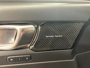 https://vehicle.imgix.net/4500105/28f568db-c3e3-4ad2-8642-08d6479e76e5.jpg