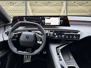 PEUGEOT 3008 e-GT Exclusive AWD