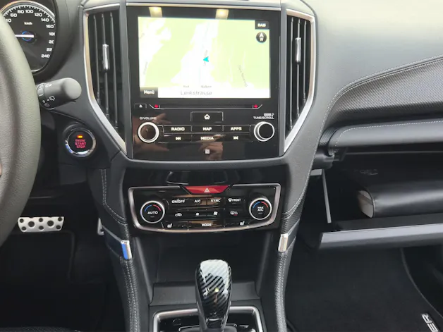 Subaru Forester Station 2.0i e-Boxer Black Edition