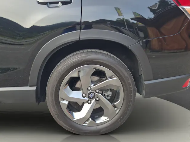Subaru Forester Station 2.0i e-Boxer Black Edition