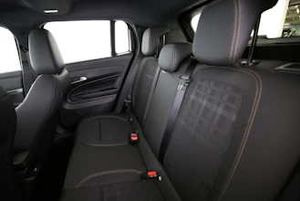 https://vehicle.imgix.net/4500146/aea43353-182b-48a3-9bca-a158534313c9.jpg
