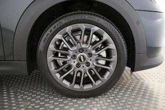 https://vehicle.imgix.net/4500197/724e51e3-c2ca-49a7-942c-cac16c8c8cc5.jpg