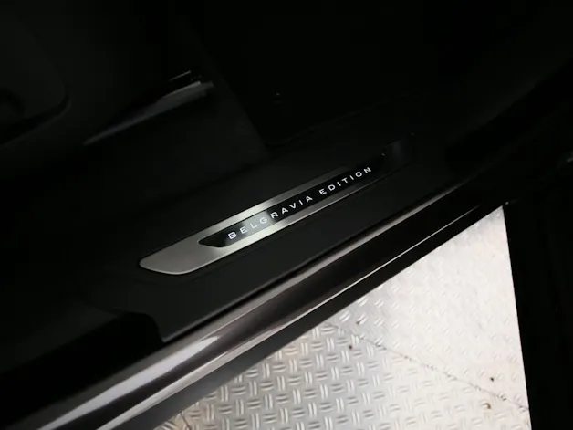Land Rover Range Rover Velar 2.0 P400e Belgravia Edition Black