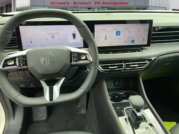 MG HS 1.5 Hybrid Luxury