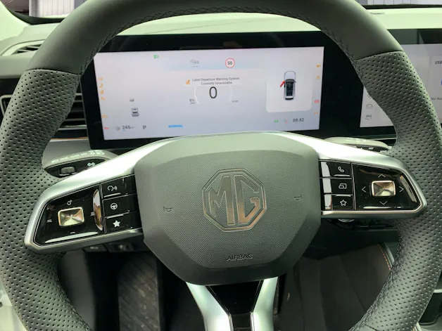 MG HS 1.5 Hybrid Luxury