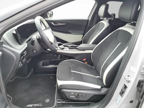 https://vehicle.imgix.net/4500429/d4a5c697-e31e-4956-a4bd-3fa663737973.jpg