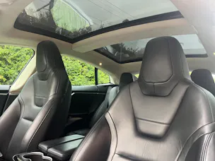 Tesla Model S 85 D