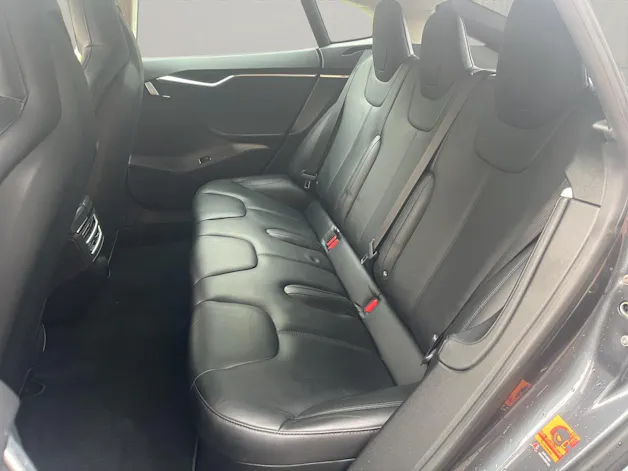 Tesla Model S 85 D