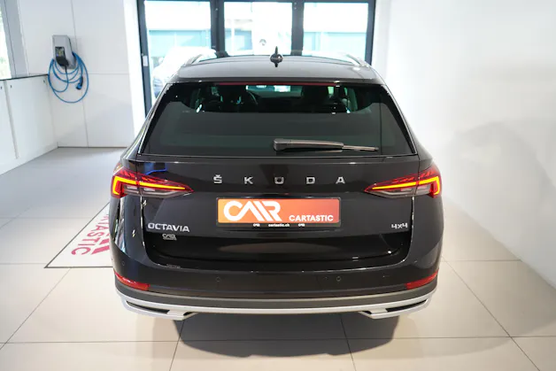 SKODA Octavia Scout 2.0 TDI 4x4 DSG