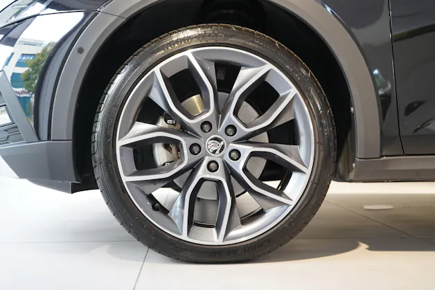 SKODA Octavia Scout 2.0 TDI 4x4 DSG