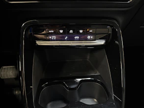 https://vehicle.imgix.net/4500678/72f76e80-86da-4b0d-bed7-1fec6dcf4673.jpg