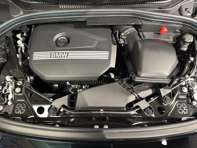 BMW 2er Reihe U06 Active Tourer 220i paddles