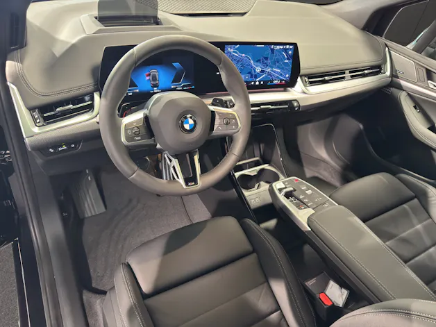 BMW 2er Reihe U06 Active Tourer 220i paddles