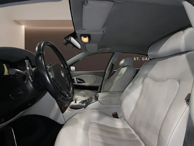 MASERATI Quattroporte 4.2 V8