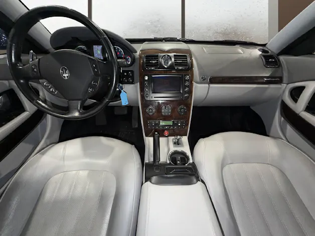 MASERATI Quattroporte 4.2 V8