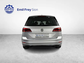 https://vehicle.imgix.net/4500836/1185965a-fc25-4000-a82a-64a1d82f0f79.jpg