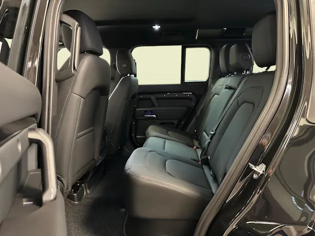 Land Rover Defender 110 3.0 D I6 250 X-Dynamic SE