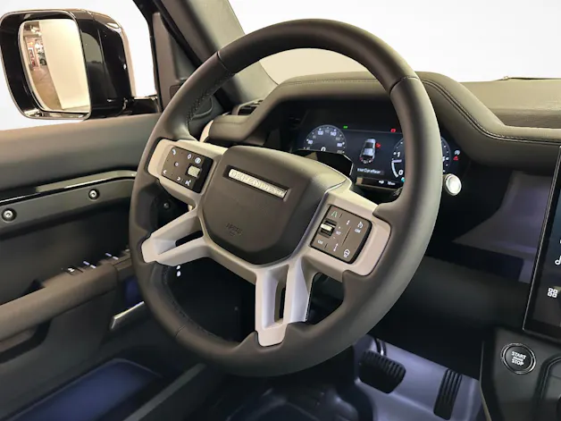 Land Rover Defender 110 3.0 D I6 250 X-Dynamic SE