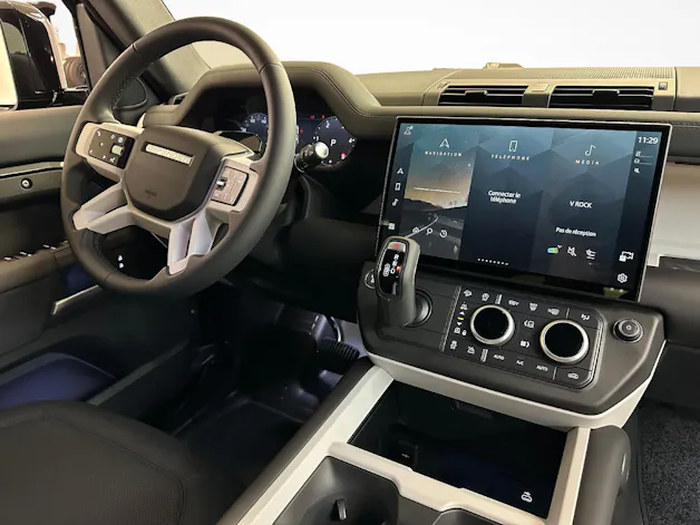 Land Rover Defender 110 3.0 D I6 250 X-Dynamic SE