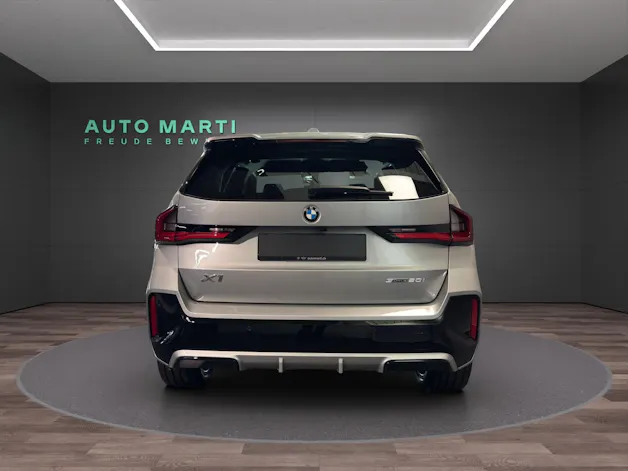 BMW X1 U11 20i sDrive paddles