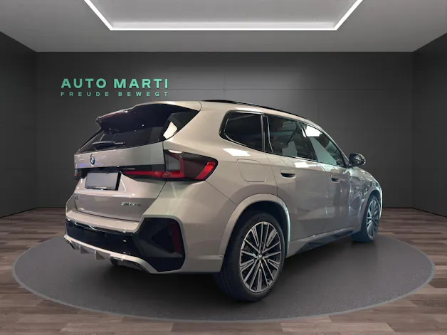 BMW X1 U11 20i sDrive paddles
