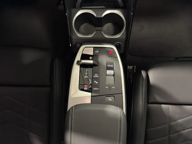 BMW X1 U11 20i sDrive paddles